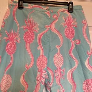 Women’s sz12 Lily Pulitzer light blue/pink pineapple capris Hidden waist pocket
